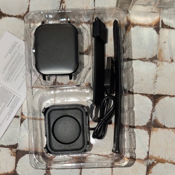 Smartwatch with Black Strap - Picture 3 of 7